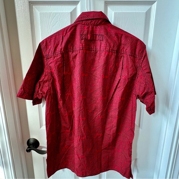 ⭐️ Duluth Trading Co Casual Relaxed Fit Short Sleeve Button Down Shirt SMALL - Picture 5 of 12